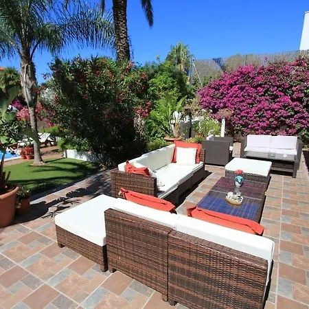 Palm Garden: 5 Minutes Walking From Beach. Amaizing Garden/outdoor Villa Sitges
