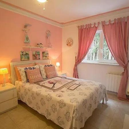 Palm Garden: 5 Minutes Walking From Beach. Amaizing Garden/outdoor Villa