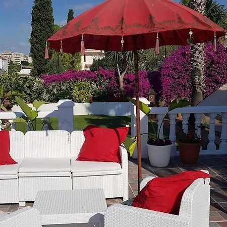 Palm Garden: 5 Minutes Walking From Beach. Amaizing Garden/outdoor *