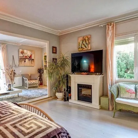 Palm Garden: 5 Minutes Walking From Beach. Amaizing Garden/outdoor Villa Sitges
